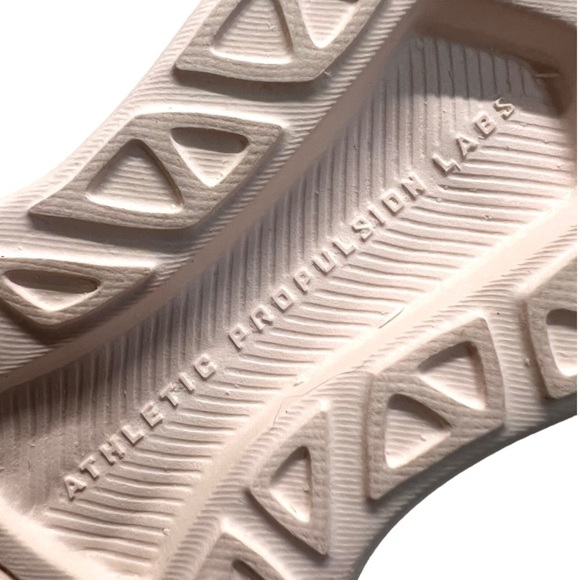 APL TechLoom Breeze x Summer Fridays Blush Peach Running Shoes Trainers W7 - Picture 10 of 15